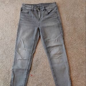 White House Black Market Grey The Skinny Crop Jeans sz 2P